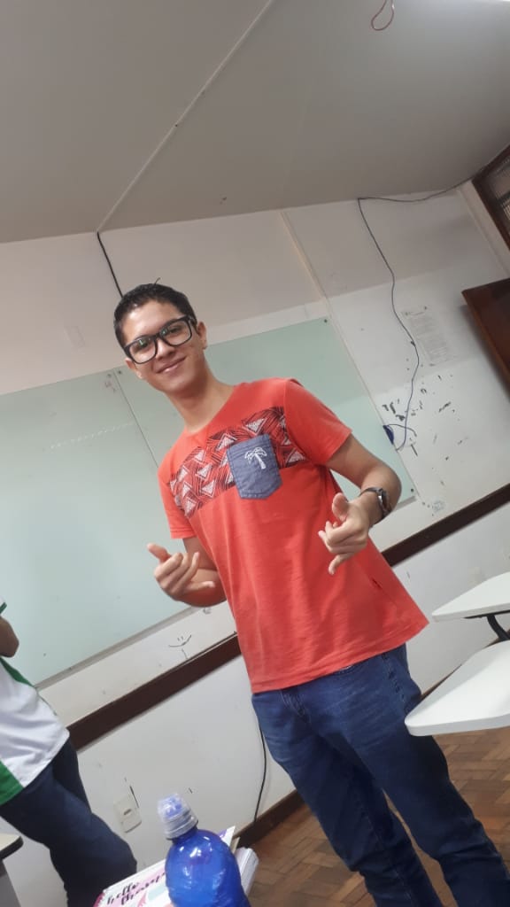 DiguinhoEntrou's tweet photo. Hoje sim! 

Diguinho feliz = é tudo de melhor que existe no mundo. https://t.co/hztT9LHDow