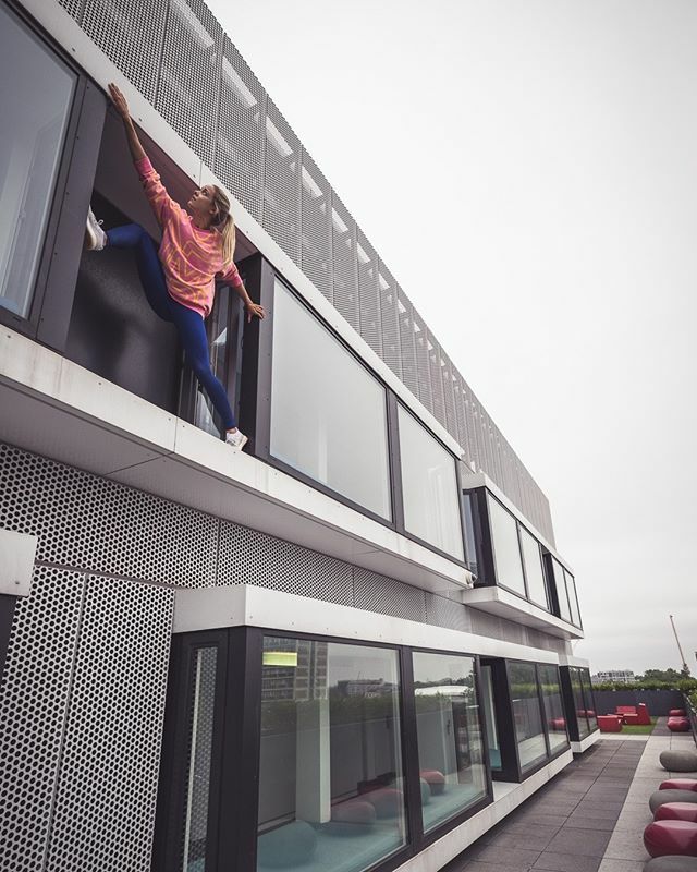 kiell's tweet photo. Grey days on the rooftops of London. Where next? @katiemcdonnell bringing a welcome splash of colour to some rather drab conditions  #strongwomen #womenwhotrain #girlpower #girlswhotrain #internationalwomensday #outdoorwomen #outdoorwomensalliance #roam2… https://t.co/Qg2jEWou5g https://t.co/kLlyGAE389