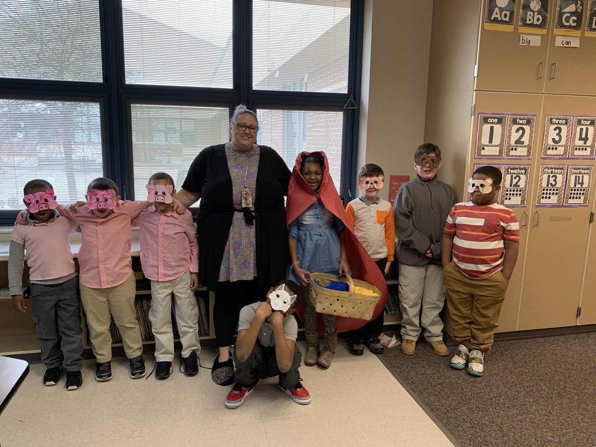 Dress up as you favorite book 📚 character day!! 

Meet “The 3 Little Pigs” 🐷, “3 Little Bears” 🐻 and “Little Red Riding Hood” 🧺 
with grandma 👵 and the big bad wolf🐺 !!