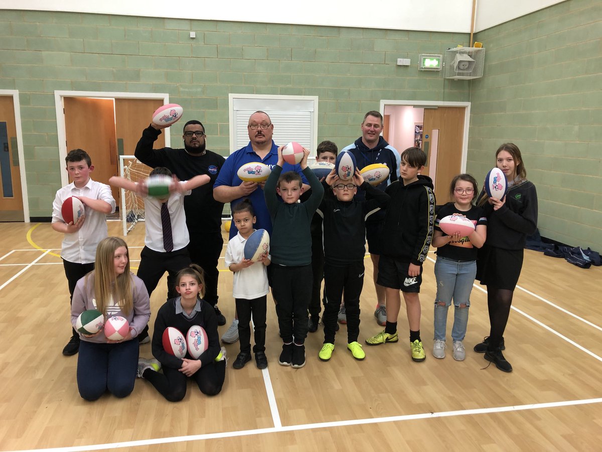 ClubMyti's tweet photo. South African lad Darren came down to do a bit of tag rugby to offer the MYTI youngsters yet another sporting activity . https://t.co/k3YzOAzZ4Z