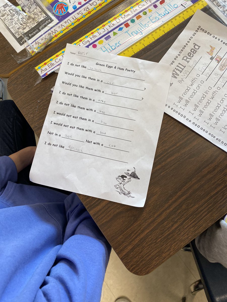 OESReading's tweet image. Reading our Seuss poems with our buddy classrooms! @OdentonESAACPS @AacpSeril