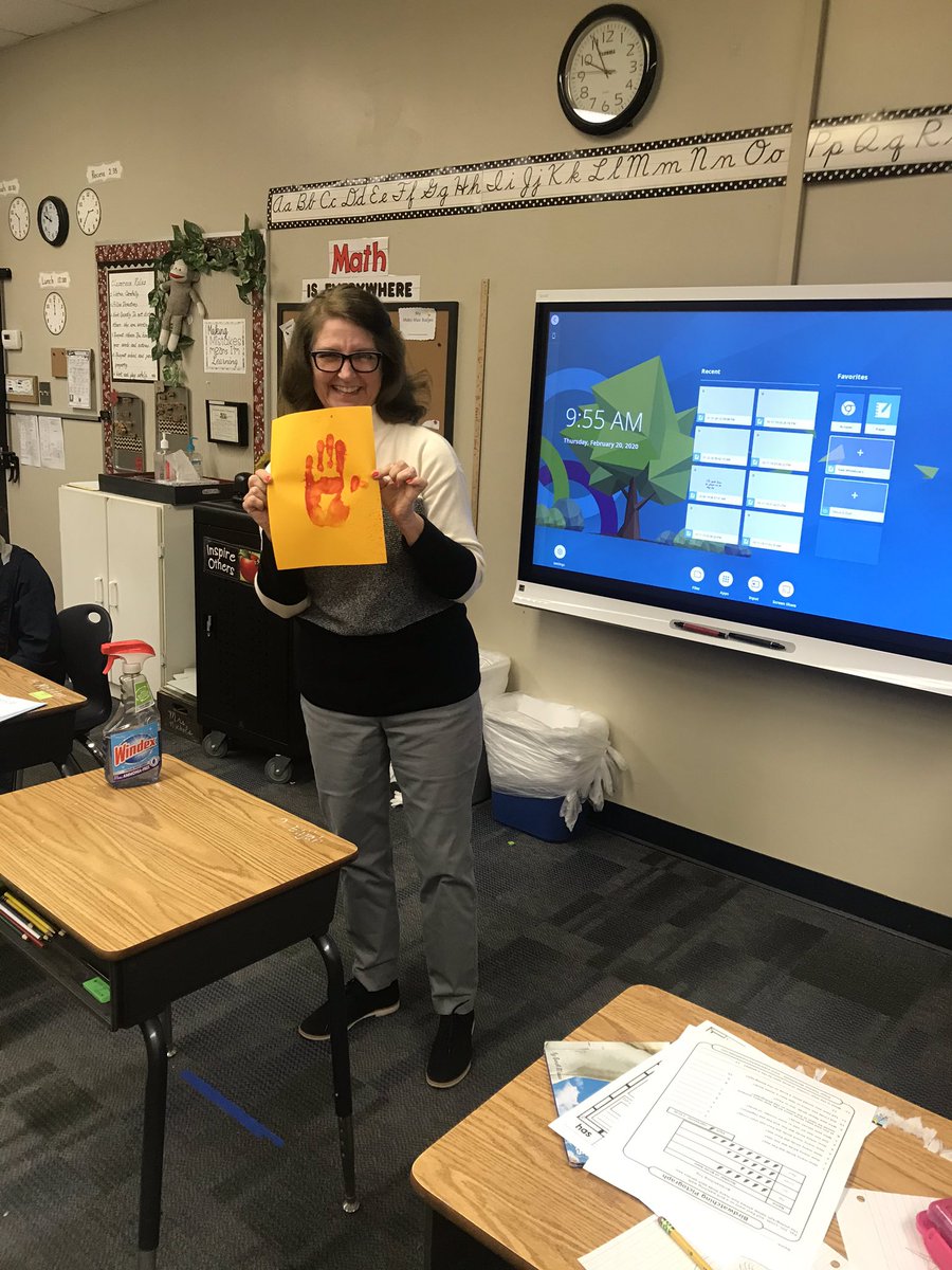 nadiadekoch's tweet photo. Mrs. Nichol’s 3rd grade class loves science labs! Here are a few of them exploring chemical changes, and identifying mixtures versus solutions. #Piedmontfocus Piedmontfocus https://t.co/VnzAumw8XI