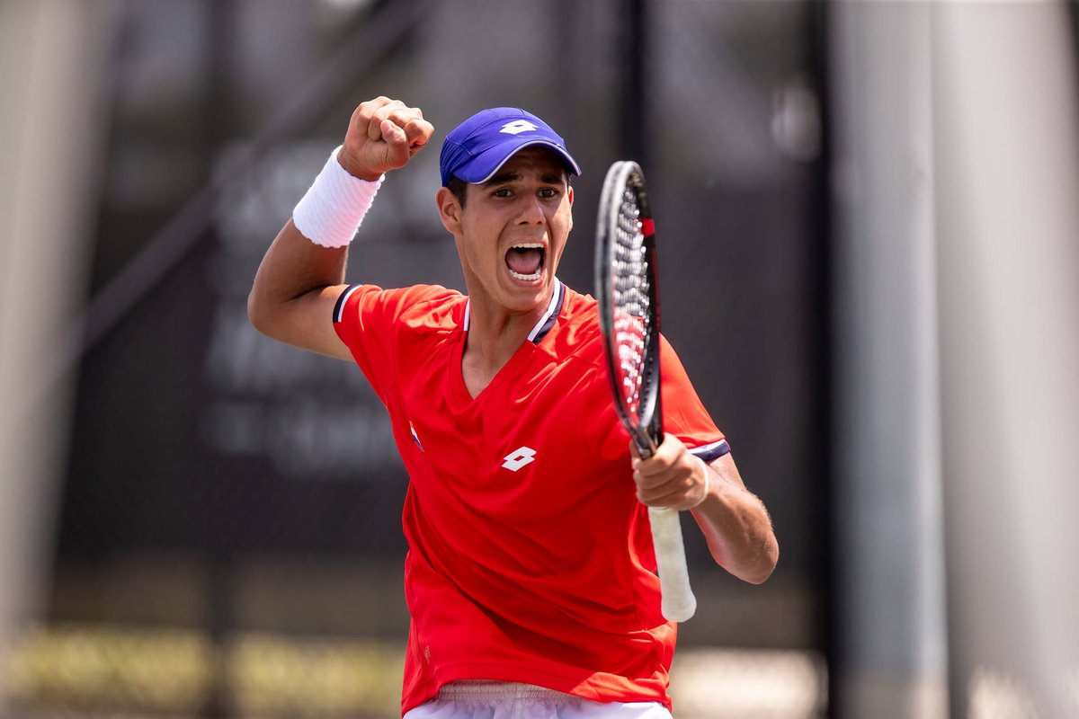 AFD7L's tweet image. El paraguayo Adolfo Daniel Vallejo se convierte en el primer tenista nacido en 2004 en ganar un partido de Copa Davis.

Vallejo derrotó 6-4 6-4 a Dissanayake para darle el primer punto de la serie a Paraguay frente a Sri Lanka.