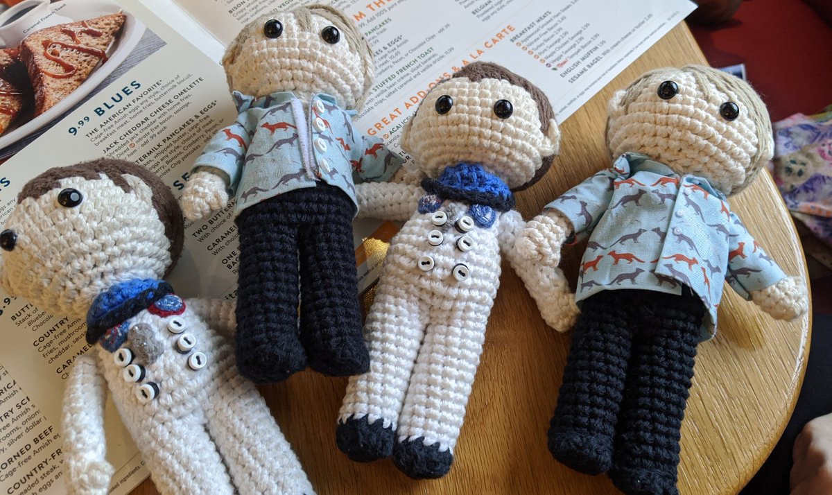 ishxallxgood's tweet photo. This has been my afternoon, #Yarndam is quite pleased meeting his and #Yarnigel's clones. (And the #Catdam clone) the best of times with the love of my life. https://t.co/JN5IX9knPH