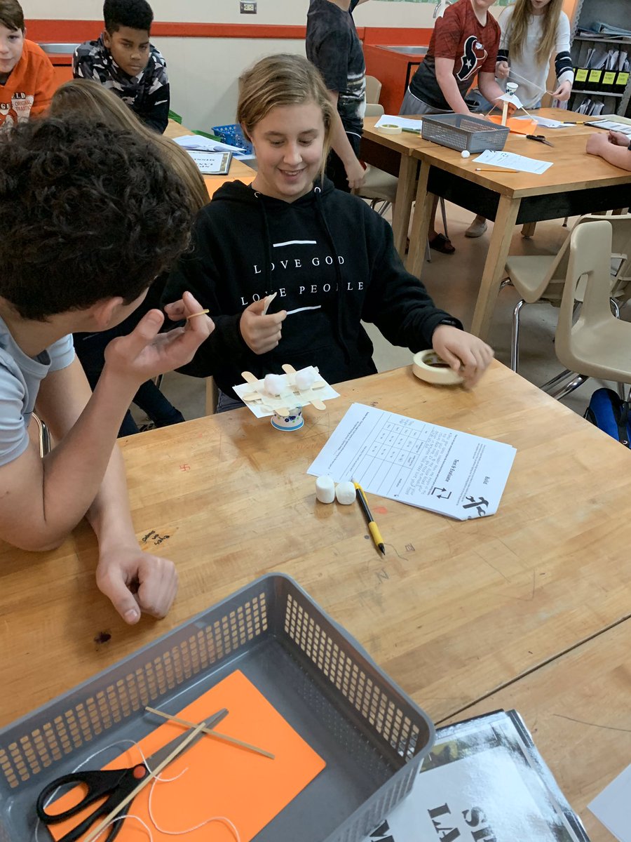 Orangefield_JH's tweet photo. Mrs. Erickson’s 6th grade science had a mission to build a “space lander”. Students were given limited supplies. https://t.co/efSd2SHwtx
