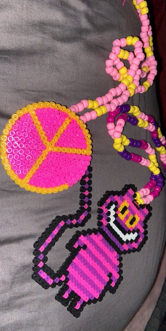 Hey guys my sister makes dope ass Kandy follow her Instagram @ https://t.co/jkME6OTd1z ?⚡️☁️ https://t