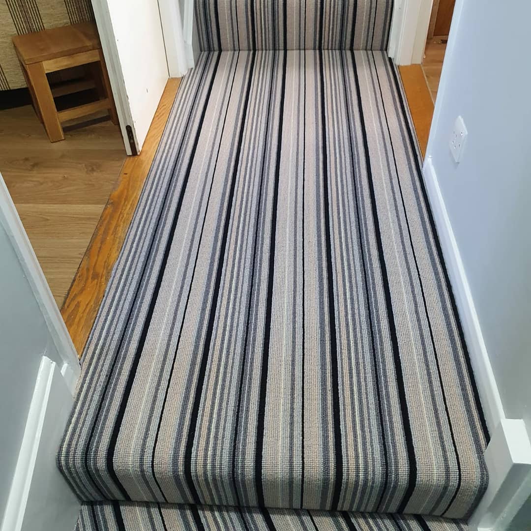 AshburnCarpets's tweet photo. Beautiful 100% wool, 3 ply yarn, stripe carpet fitted on stairs and landings in Richmond TW10 @victoria_carpets_limited #beautifulhome #artonstairs #stripes #stripecarpets #woolcarpet #loveyourstaircase #lovewool #interiordesignidea #homebeautiful #homeideasdecor #richmond https://t.co/b6T5QflUVJ