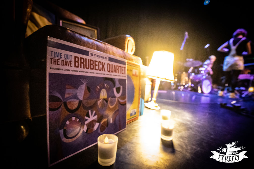 ListeningRoomOx's tweet photo. A selection of a few beautiful pics from last Friday's gig with  @joehicksmusic &amp; Limpet Space Race @UpcycledSounds - see the full album over on our Facebook page https://t.co/TlHeGnN7ad - photos by the wonderful Jason at https://t.co/kOBPzphwQA https://t.co/0gyWnlmanW