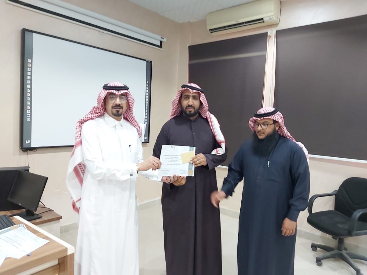 ETSQ1's tweet photo. التدريب التربوي يختتم الأسبوع الأول من مبادرة مشروع الكفايات التخصصية للمعلمين بالتعاون مع قسم الاشراف التربوي كجهة مساندةوقداستهدف معلمي المرحلة الابتدائية، وتستكمل برامج المشروع الأسبوع القادم بمشيئة الله للمرحلتين الم��وسطة والثانوية.@guriatedu_gov @niepd_edu @DR_M_Althobait https://t.co/3bAkC3GLHW