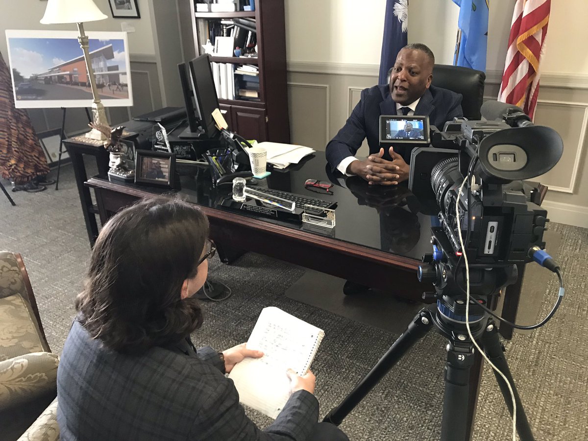 MikeOlson47's tweet photo. This morning, I spoke with Columbia mayor and BIG baseball fan @SteveBenjaminSC about his work to combat @MLB’s plan to potentially cut more than 40 @MiLB teams. @USCCarolinaNews https://t.co/UDC3iQa9Dc