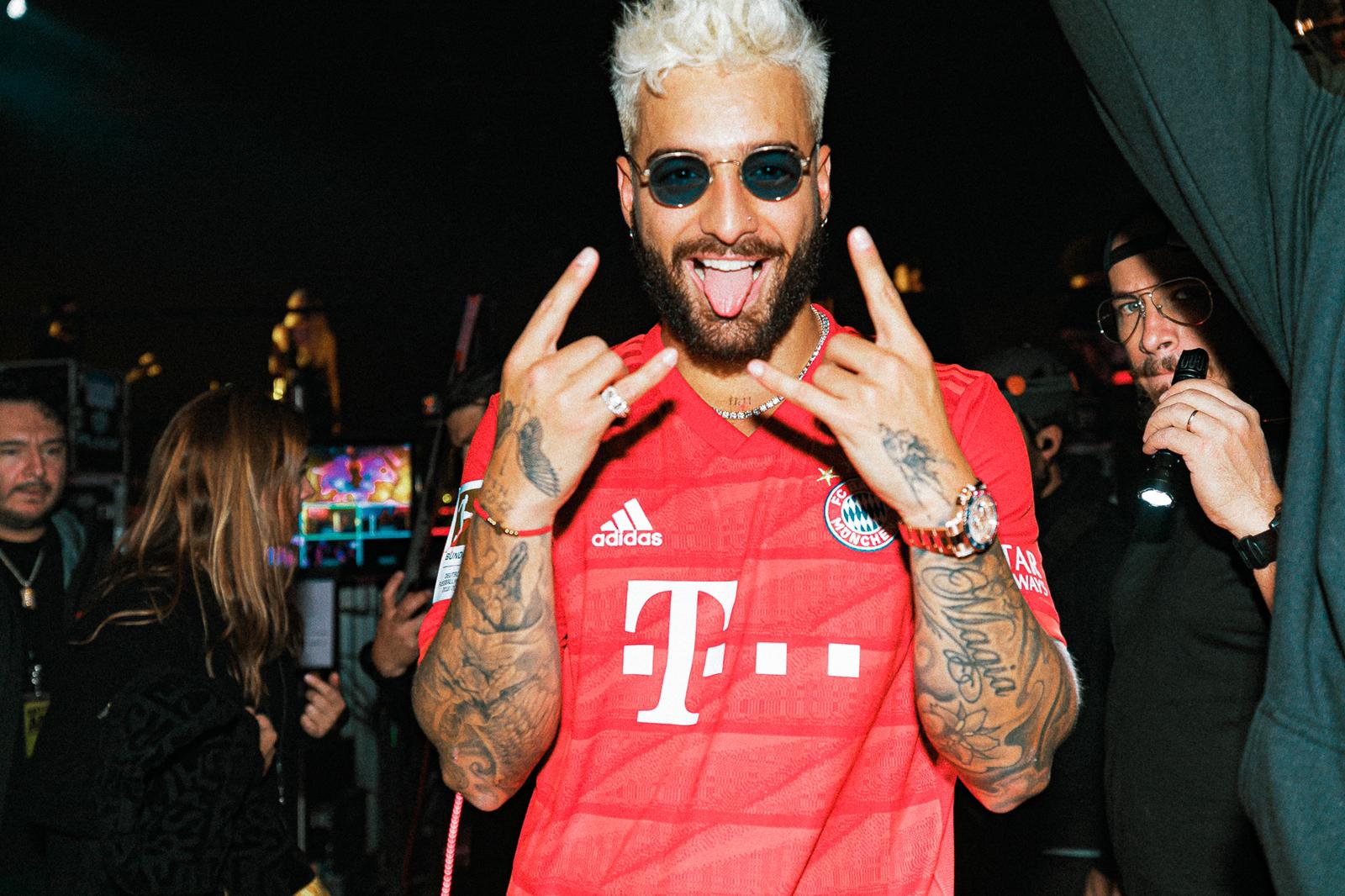 Maluma con camiseta del bayern hotsell