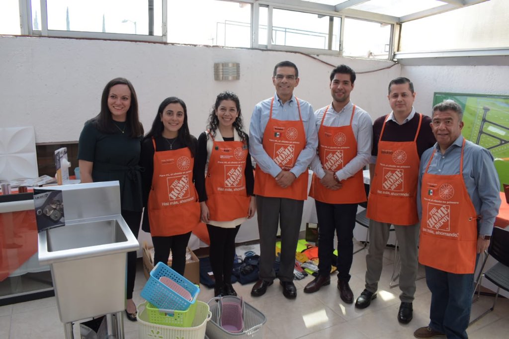 EnriqueJacobR's tweet photo. Dimos inicio con las mesas de negocios con @TheHomeDepotMx, esfuerzo único en su tipo para que microempresas mayoritariamente mexiquenes puedan integrarse como proveedoras de esta cadena comercial. https://t.co/mln5Y4PucM
