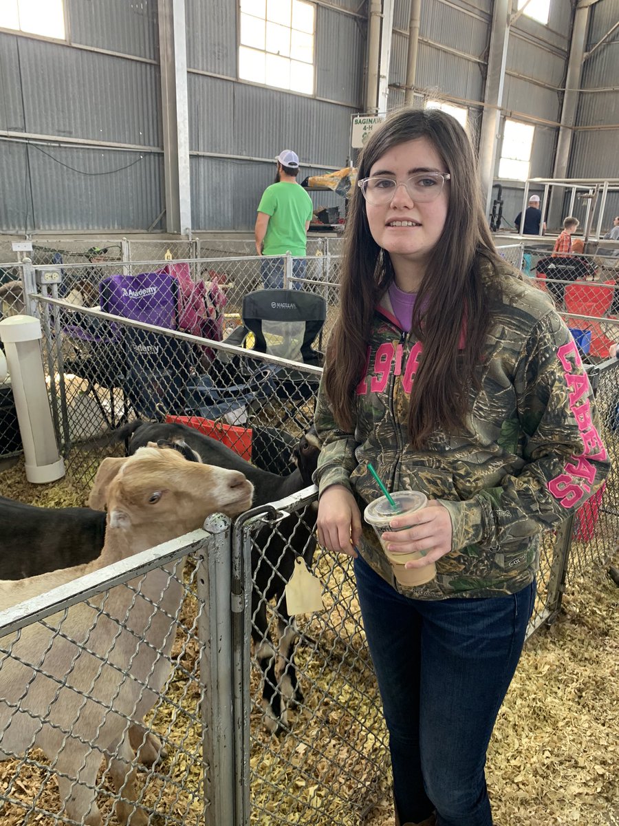 boswellhs's tweet photo. So proud of our students who showed their animals at the Tarrant County Junior Livestock Show! #TCJLS #emsproud #PioneerPride #BOSproud πππππ½ https://t.co/mP7P4yNnE4