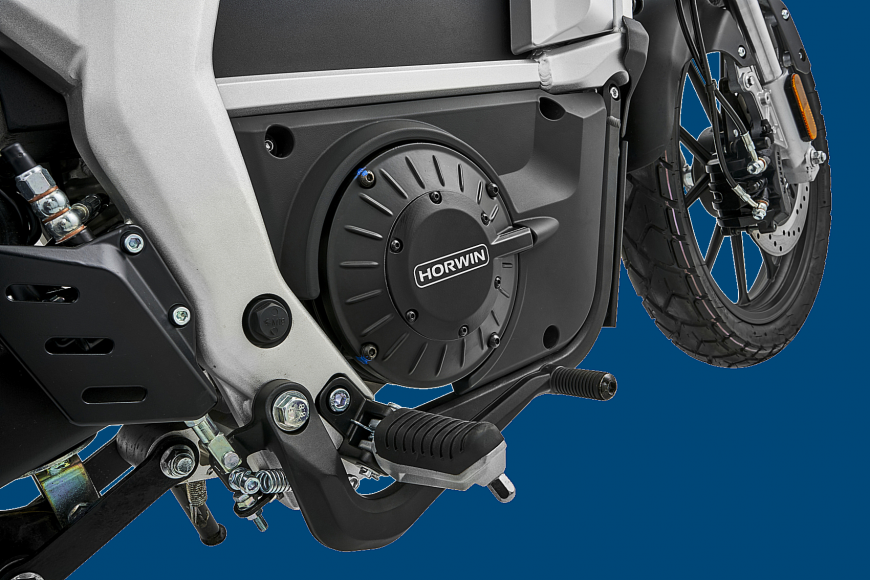 horwinuk's tweet image. The Horwin CR6 sets new standards in electric mobility with its performance-oriented combination of a brand new Field Oriented Control (FOC) and a powerful electric motor. ⚡✔
#ElectricMotorcycle | #PlugInPerformance | #EVNews
artisanscooters.com/electric-motor…