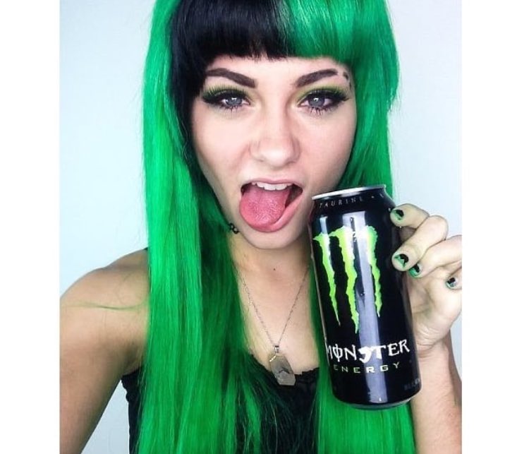 ph0enixir's tweet photo. Can we all just take a moment to see that @HeyThereImShan is fucking goals for anyone in the Alt/Emo community? Or is it just me 😕 https://t.co/5BAc5NNWaN