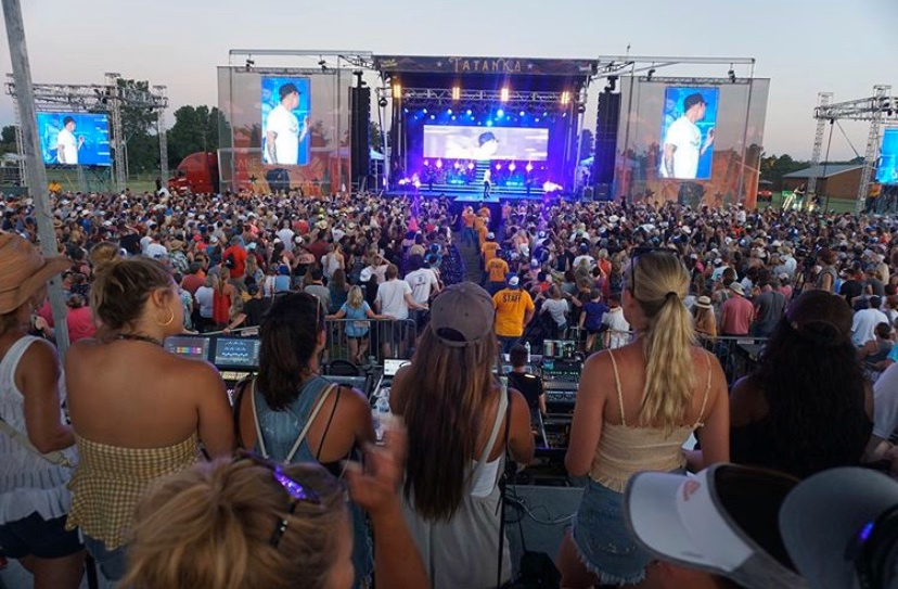 TatankaMusic's tweet photo. Time change this weekend - set your clocks to purchase your #TatankaMusicFest 😎

#TatankaMusicFest2020 #LetsgetloudinStroud #countrymusic #festival #summer #musicfestival https://t.co/rpG8QGQg1H