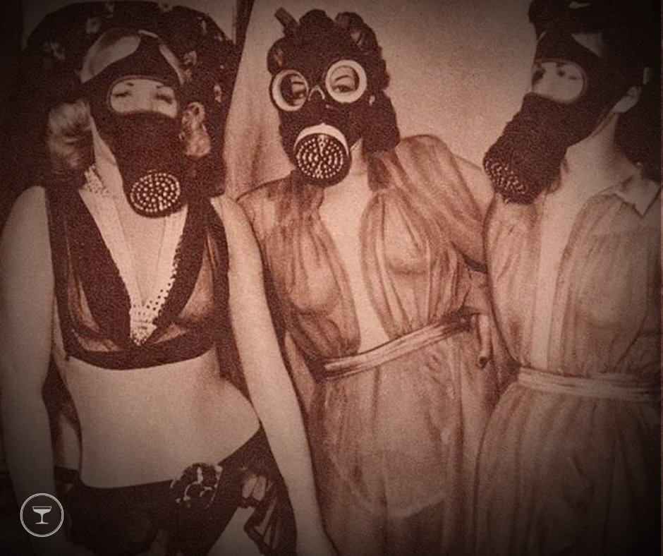 #TGIF... The Corona Virus will never stop us from getting our cocktail fix!!! 🙋🏻‍♀️🙋🏻‍♀️
-----------------------------------
Bourne &amp; Co. Cocktails... Just a few doors down from Island Bar 🌴
-----------------------------------
 #Bourneandcococktails #BCS #OldFashioned