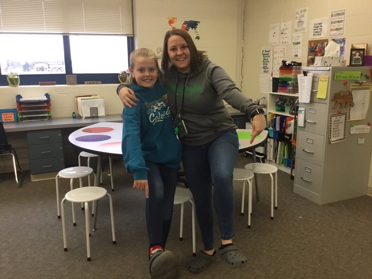 MissBates11's tweet photo. Bridget and I are twinning today! #CrocLife https://t.co/iq8XBuupR8
