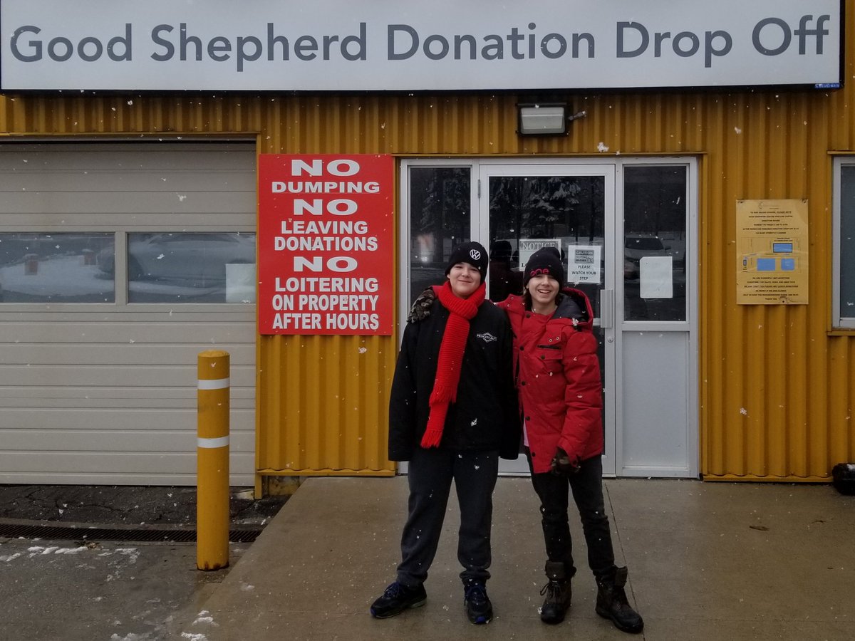 MrRileyWalsh's tweet photo. 2hrs later something I never thought would actually happen just did. This would project wouldn't have even started thanks to @nobodyproject @EastdaleES1 @7jamani @FraserEight8 &amp; everyone that donated. 🙌 @MissionHamilton @GoodShepherdHam @HelpingHamilto1 for allowing us to donate https://t.co/7rlJxOOeuS