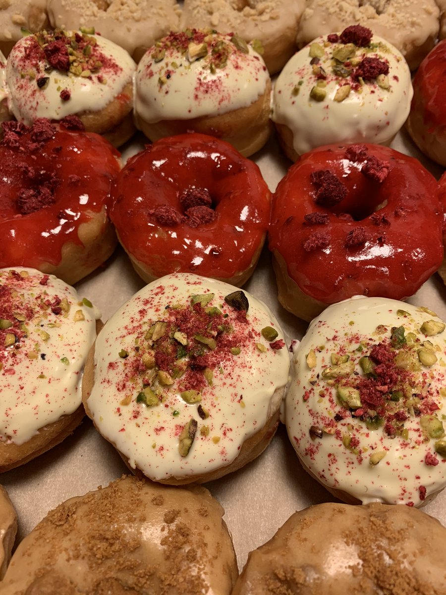 egcarekosice's tweet photo. Doughnuts for our employees to show how much we appreciate them🍩🕺🏻💃🏻Happy Employee Appreciation Day from Europe😊#EmployeeAppreciationDay https://t.co/upMm7jdCPu