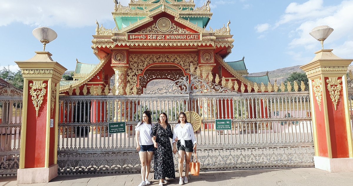 #igatpuridiaries#temple Myanmar gate
#mumbaidiaries