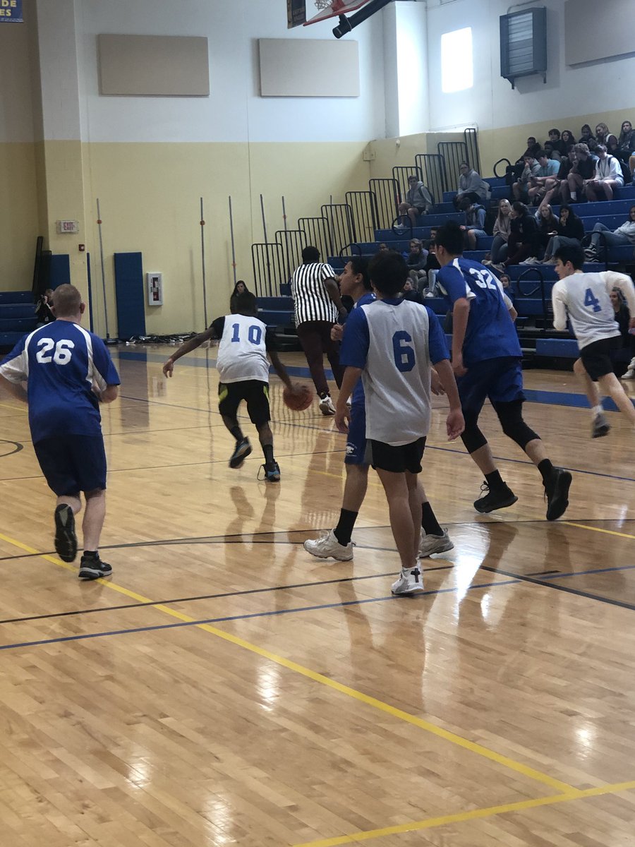 eastsidefbsc's tweet image. Special Olympic Basketball! Eastside v. Woodmont #ProjectUnify