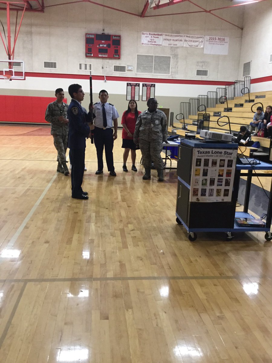 DVISD_DVMS's tweet photo. @DVISD_DVMS is thankful for the JROTC of @DVISD_DVHS for coming out to our assembly today. We are #DVPROUD of the JROTC program. #OnAMissionForSuccess #WritingOurOwnScript https://t.co/Cy6W6WsqtK