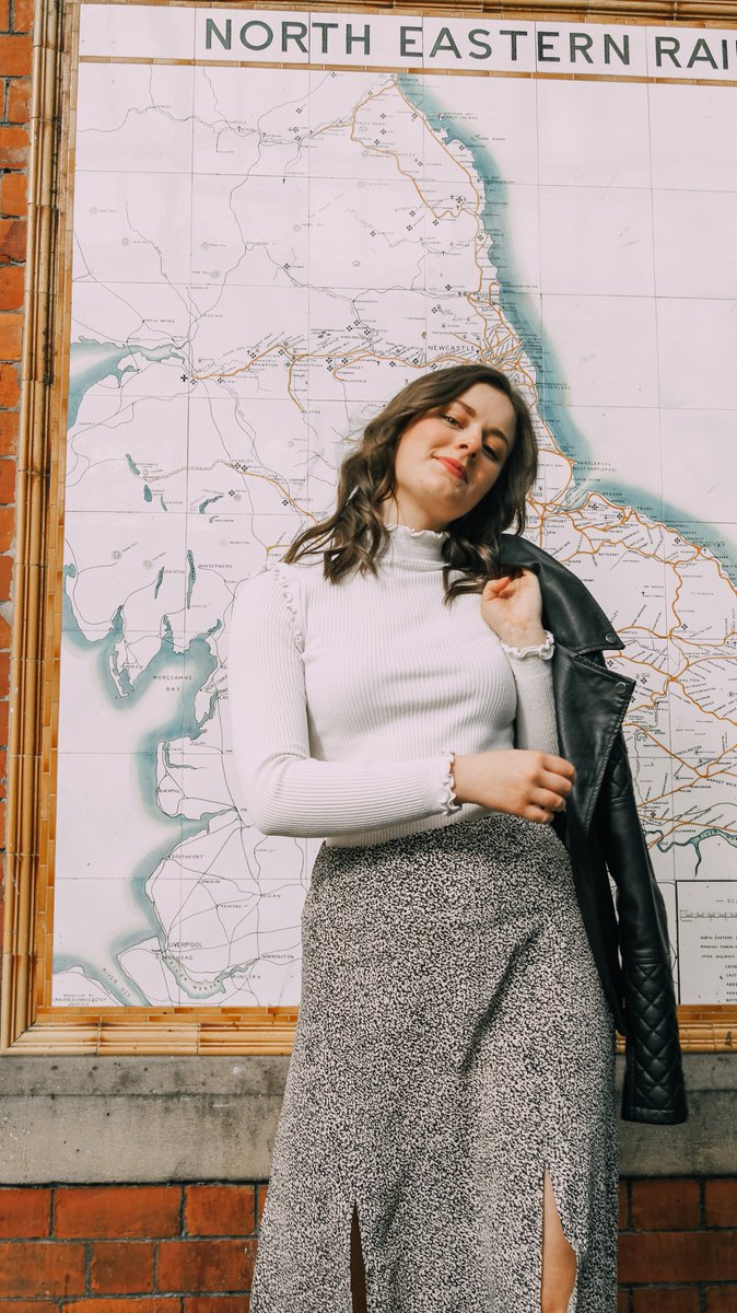 alice5439's tweet image. Styling For Spring with @OasisFashion &amp;amp; @FrankieBridge 🌿

bit.ly/frankie-oasis

*Contains #Gifted
#lbloggers #neblogger #oasisfashion #FrankieXOasis #OasisByYou