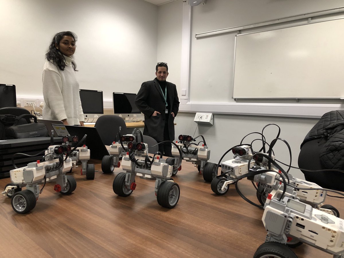 SafiaBarikzai's tweet image. We’re ready for @LSBU #OpenDay - showcasing the best of Computer Science #playfulcoding #LEGORobotics #AcademicEnrichment #LSBUfamily