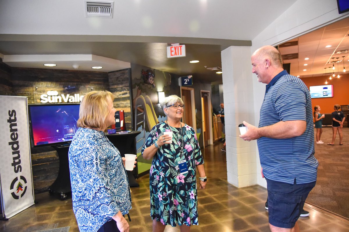 SunValleyCC's tweet photo. We can't wait to see you this weekend when we kick off a new series! Which campus will we see you?
#sunvalleycc #meetknowfollow #joinus #whichcampus #inthehustle #lovegodlovepeople https://t.co/KdRTiD1CBC