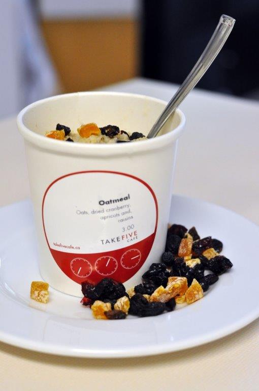 TakeFiveCafe's tweet photo. Oats, dried cranberries, apricots + raisins - we have oatmeal waiting for you every morning! https://t.co/GOMe7Xc4js