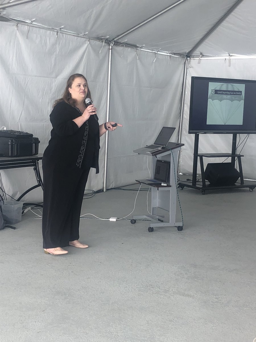 MagnoliaSchools's tweet photo. "How can we make our vision a reality?" Thank you @Melissa_Sanjeh for an incredible and interactive keynote about #UniversalDesignLearning in the classroom! #MagnoliaWay https://t.co/9vSLiXgLTz