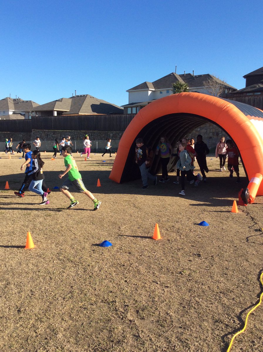 MrsMalone2016's tweet photo. Our @Dorsey_Wildcats are enjoying their Apex Leadership Fun Run on this beautiful day! https://t.co/rXrEsVkpwg