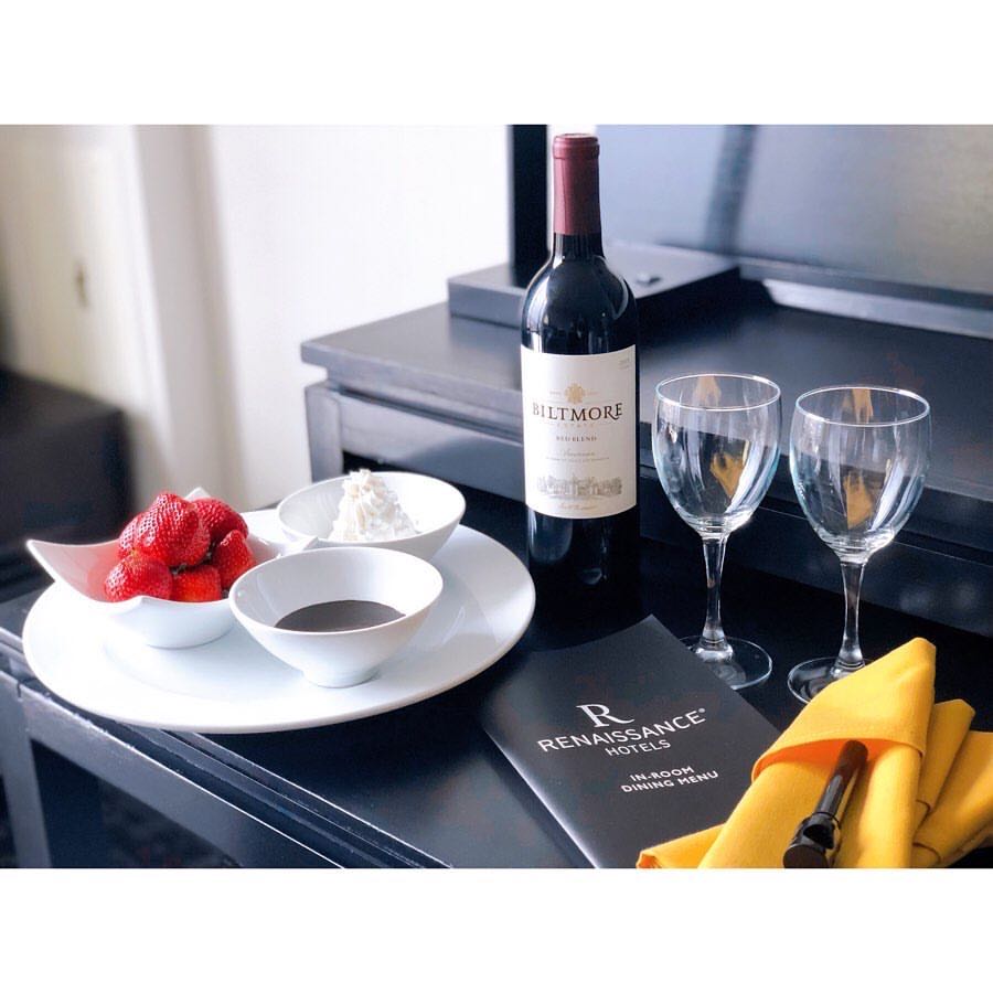 Treat yourself to some in-room dining. #RenHotels #Asheville 

Photo by lucy.hwang