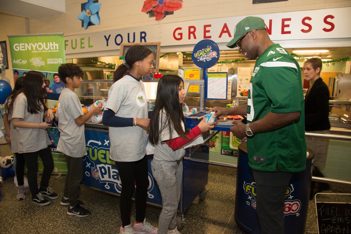 GENYOUthNow's tweet photo. Ending #NSBW2020 with 1 of many school breakfast cart donations this week. Thanks to ⁦@49TRich⁩ ⁦@PepsiCo⁩ Foundation ⁦@AmericanDairyNE⁩ for joining GENYOUth at East Middle School in Brentwood, NY. ⁦@AlexisGlick ⁦@FUTP60⁩ https://t.co/97pRNO6LK1
