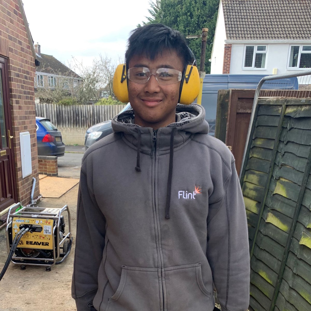 flintpropertygr's tweet photo. Say hello to Jay.  Join joins us to start his 18 month bricklaying apprenticeship.  https://t.co/Z717Rr8bSE | hello@flint-property.co.uk | 01865 564029

#generalbuildersoxford #oxfordbuilders #oxfordshirebuilders #buildingcompanyoxfordshire #thebuilderofchoiceinoxfordshire #theox https://t.co/6bEVCI2XNX