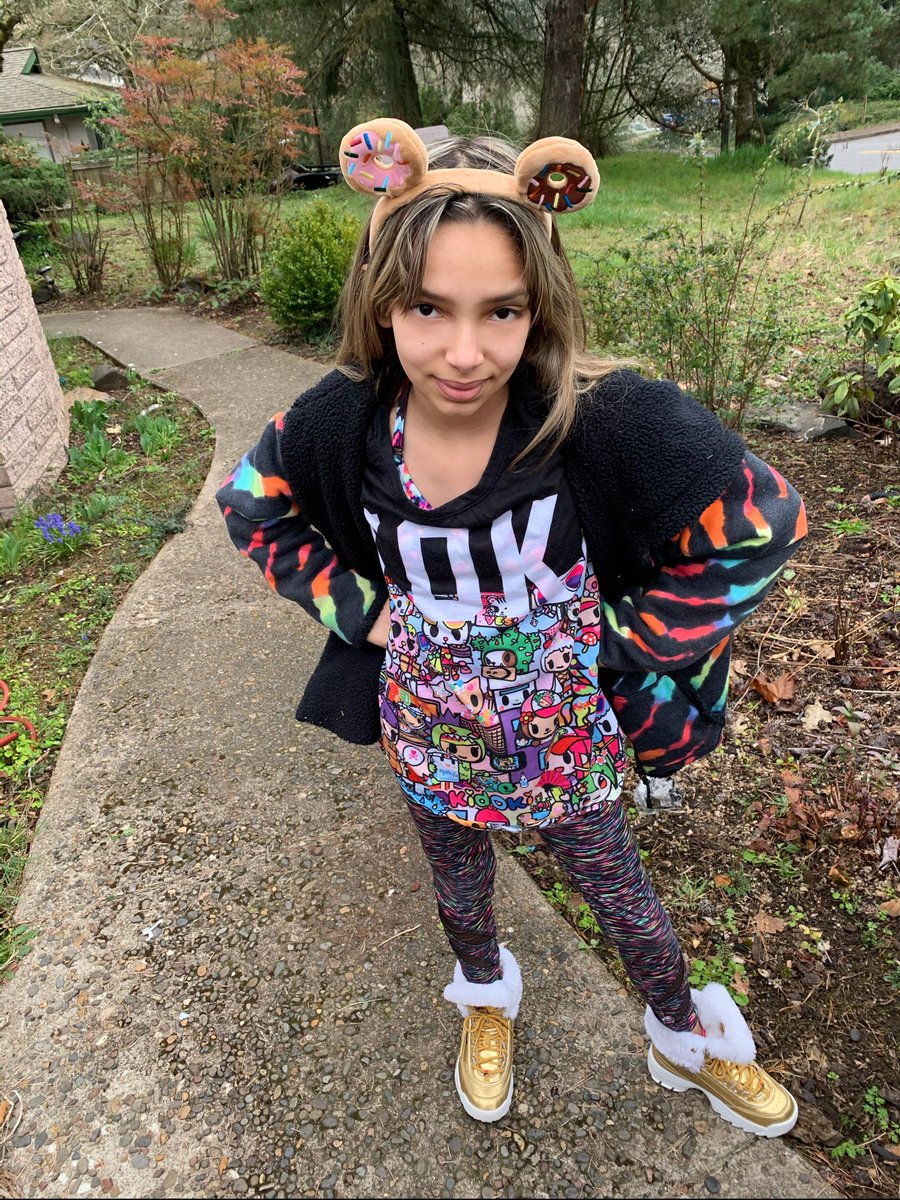 HoHos_WENEE's tweet photo. #TGIF #HTFandom #Tokidoki #OOTD #Ulzzang #UlzzangGirl #KpopLover #MXMBB #MBB #Monbebe #BTSArmy #BebeArmy @tokidoki @simonelegno @HotTopic @FILAUSA @journeys https://t.co/g0liSDTV42