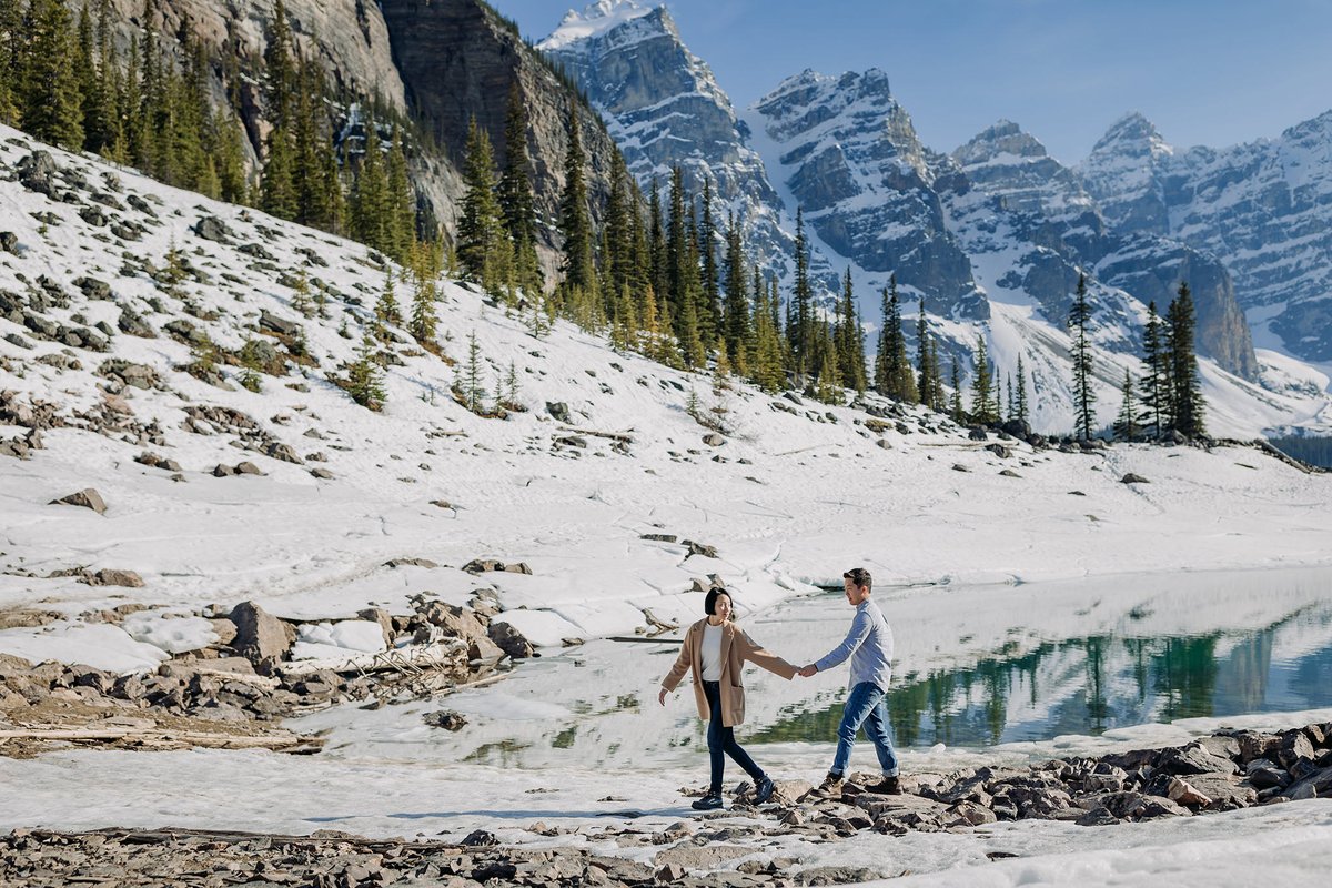 ENV_photography's tweet photo. First Moraine Lake session from 2019 on the blog today! https://t.co/c9vy4r8z4o #morainelake https://t.co/EUJadEr16X