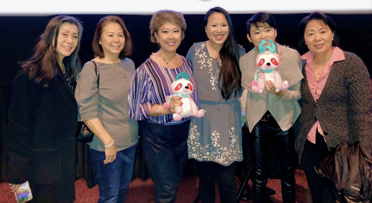 setochungster's tweet photo. Please go see @gobackchinafilm written, produced & directed by the super talented #EmilyTing! You’ll enjoy heartwarming family movie full of twists & fun with @AnnaAkana @KellyHu @MsLynnChen & Richard Ng. It’s playing at @CityCinemasNYC East Village. Pls go & support this film! https://t.co/2fcxEIjZUf