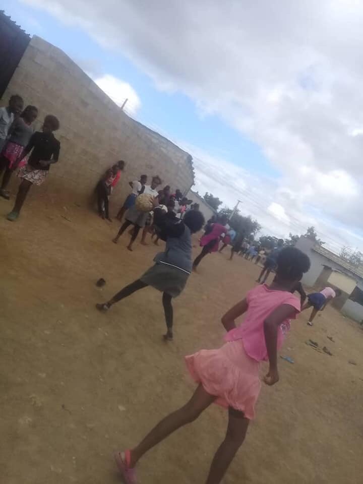 VolunteerZambia's tweet photo. Great to see the Chibolya Netball Hub training at Marvellous Education Centre
#Chibolya #Netball #Hub #HubSite #Impact #Training #Coach #GirlsInSport #Zambia https://t.co/0XKzUcHyxP