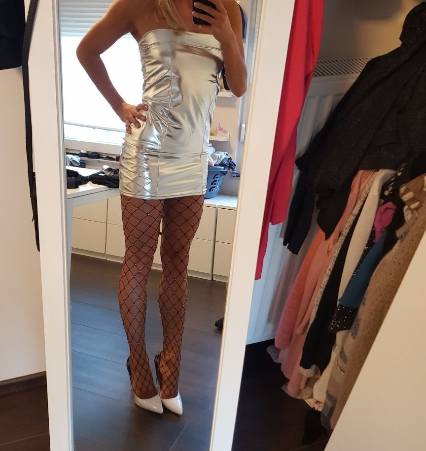 WallertMark's tweet photo. https://t.co/mpRaBa1H0j

Real stories of my life as a swinger, wifesharer and Cuckold.

Now available in English 🍆🥕🍌 https://t.co/vDe5VRyjEG