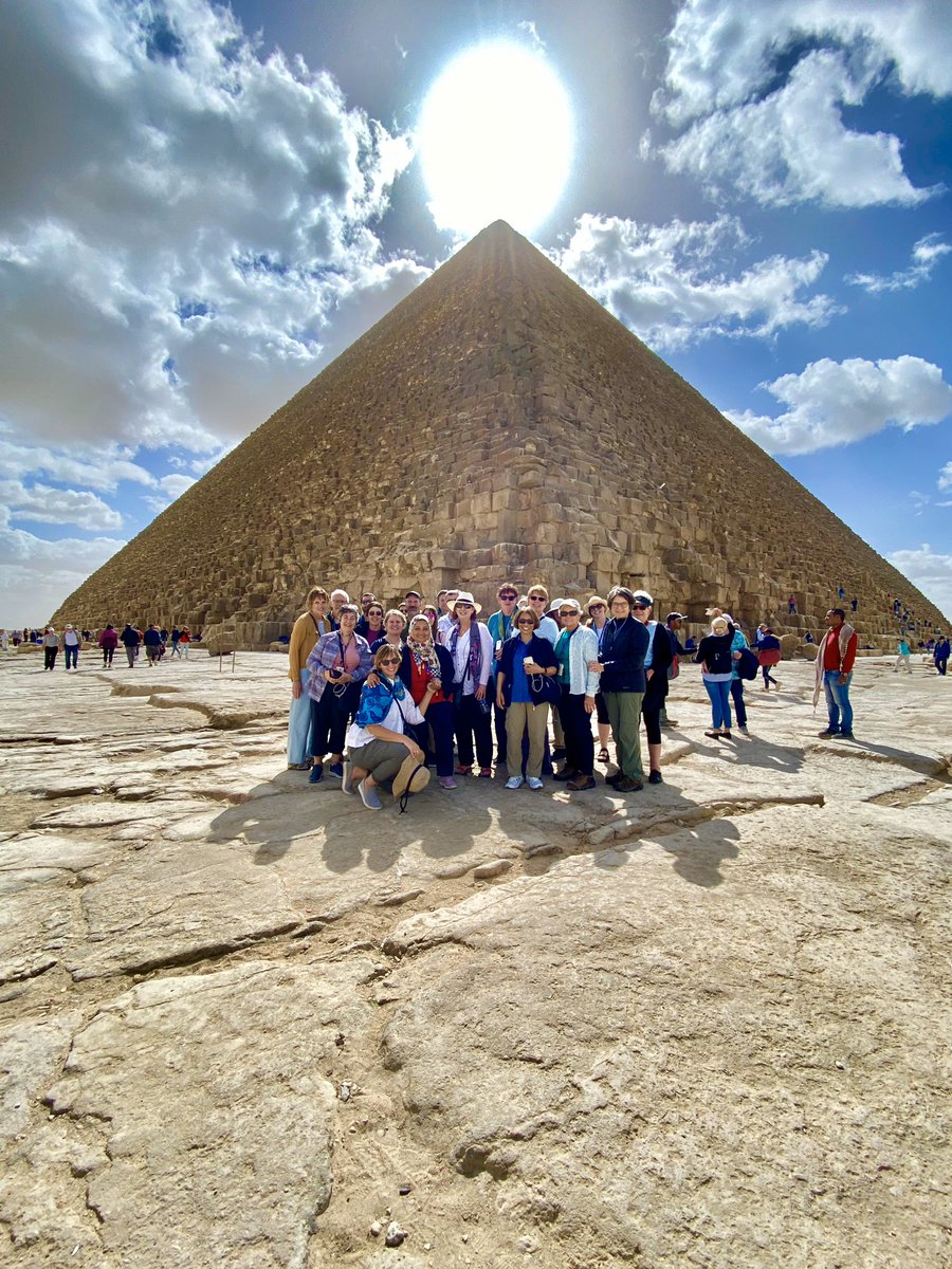 sarahrmurdoch's tweet photo. We may not agree on everything in these trying times, but I think we can all agree that this is the BEST GROUP PHOTO EVER TAKEN https://t.co/nNqysXO6sP