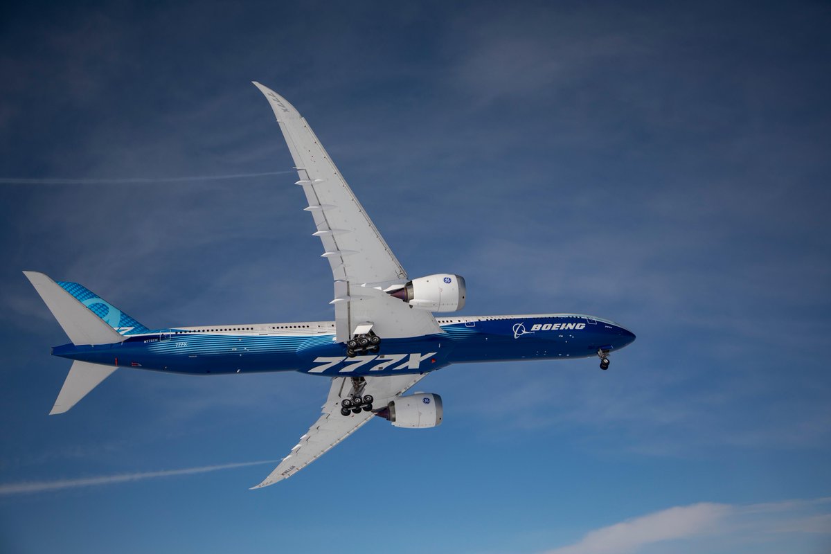 BoeingAirplanes's tweet photo. What a view. #FlashBackFriday to when the #777X flew for the first time. Check out a few never-before-seen photos as our test team continues to work through our rigorous test program. https://t.co/gw0t9wkVru