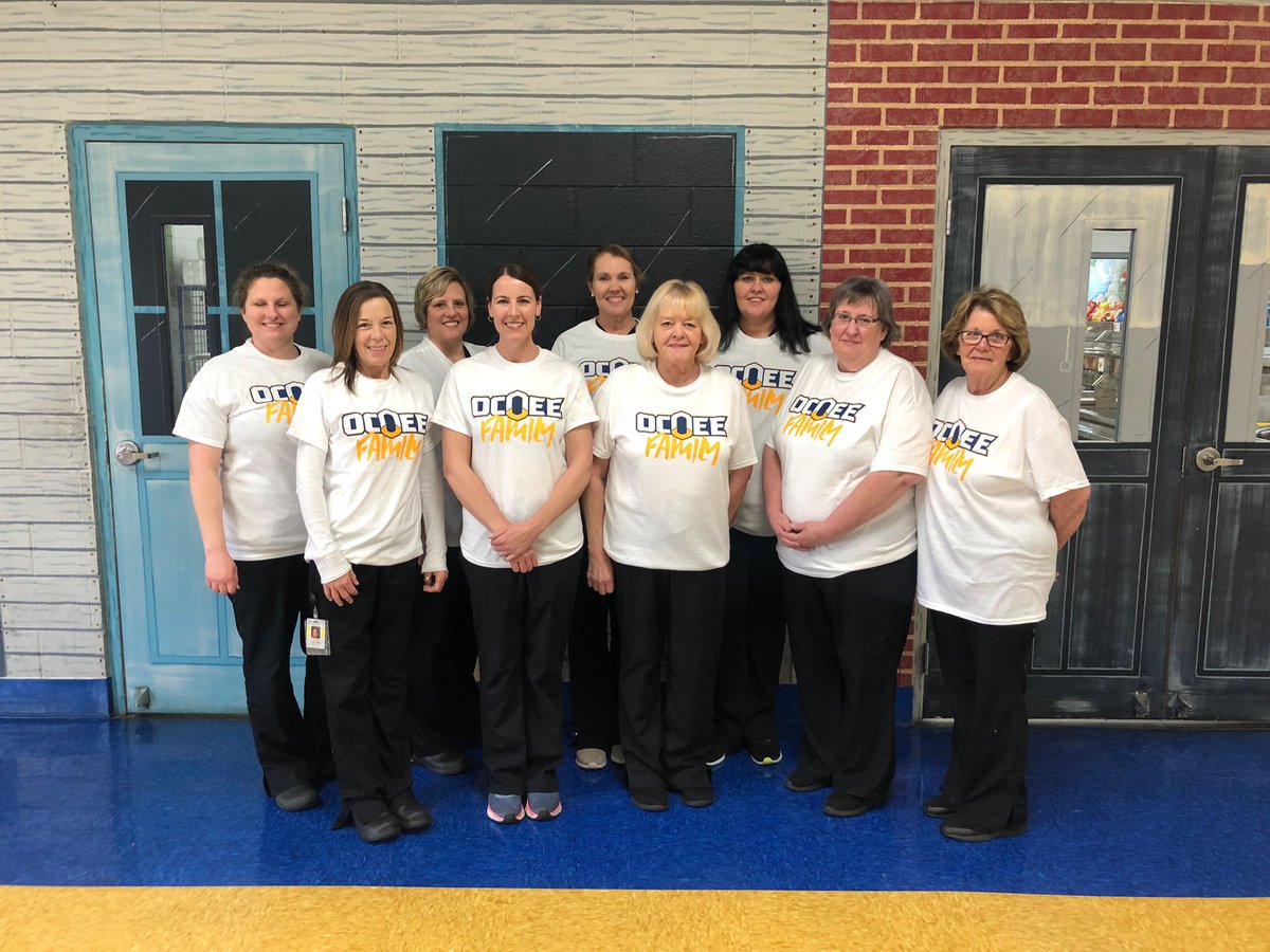 OcoeeMiddle1's tweet photo. Just a few pictures of our #OcoeeFamily! New branding, same passionate people pouring into the students of Ocoee! #LeadtheCharge https://t.co/m6ioKBGjtP