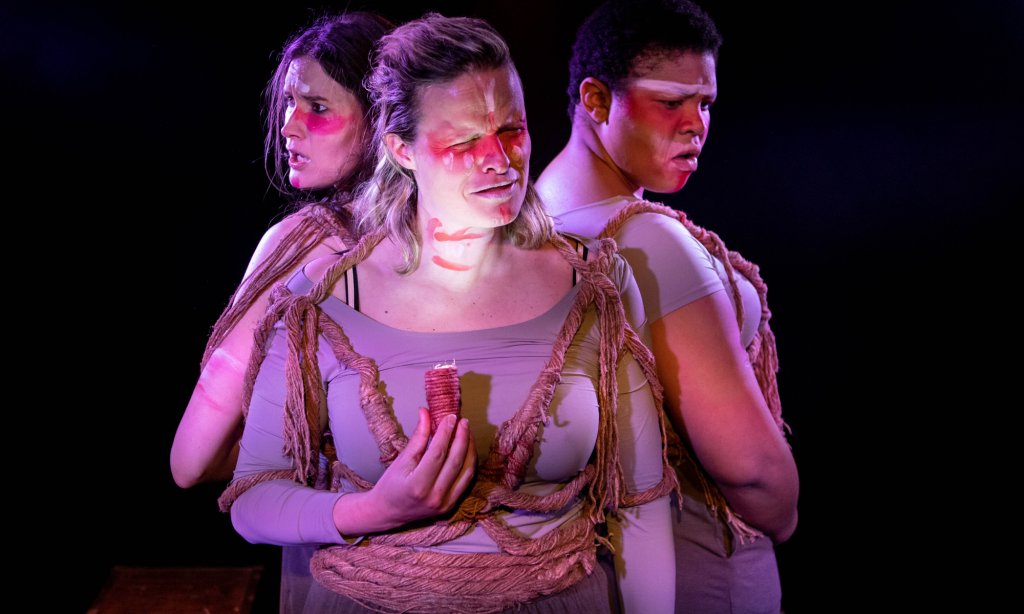 Review: <a href="/SnatchbackCo/">Snatchback</a> &amp; <a href="/JoyousGardCo/">Joyous Gard</a>'s #HeroineThePlay
@VAULTFestival oughttobeclowns.com/2020/03/review…