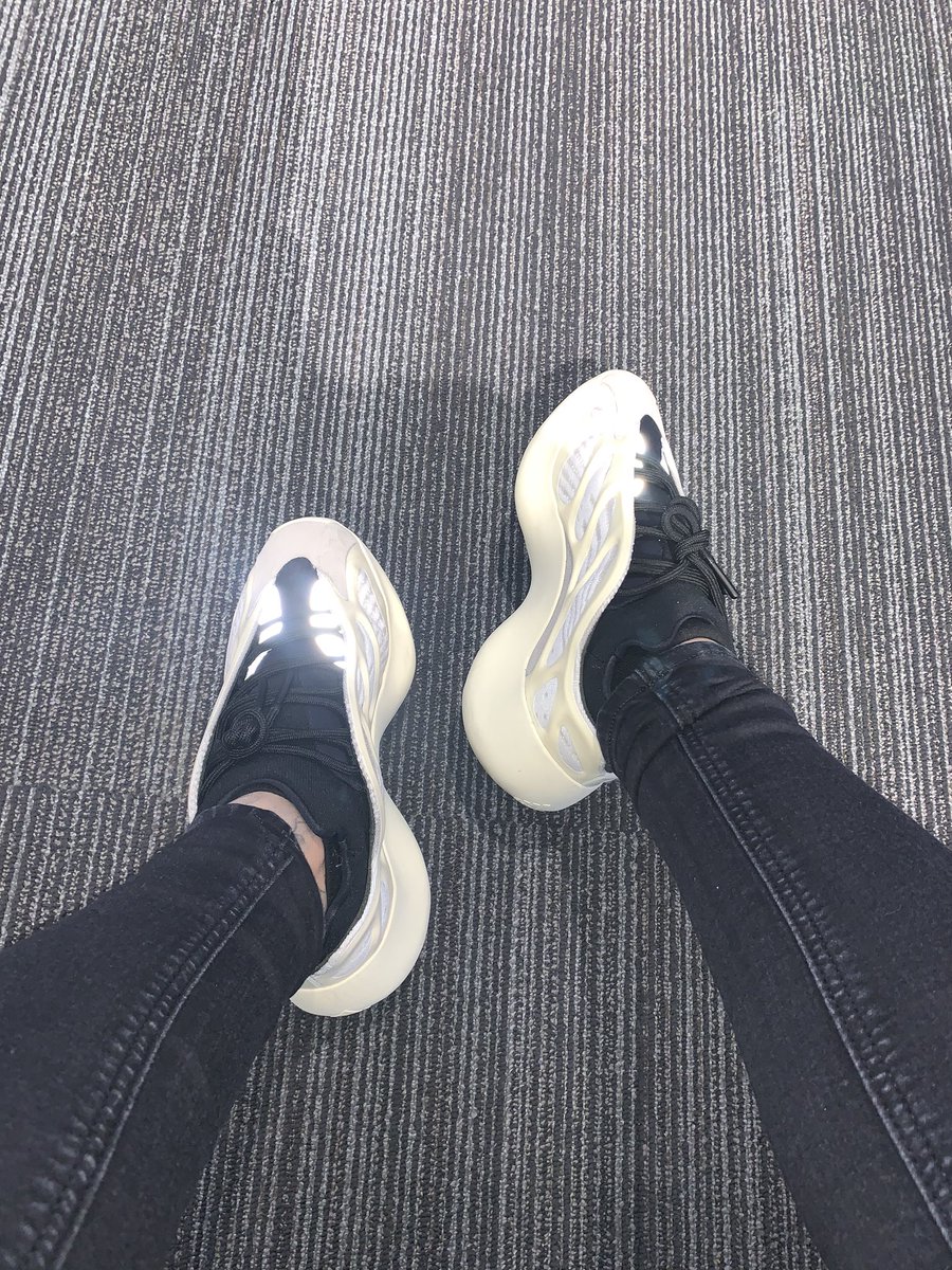 BernisYuk's tweet photo. Always fly #kicksofatt #kotd #chinatownatt #cc https://t.co/iEWdlle2yQ