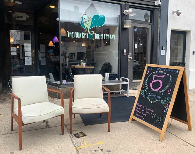Do we have any skilled upholsterers in our community who might be willing to donate their time???
We found this awesome chairs that we’d love to add to our space, but they need a little refresh...
#community #newseating #ourcoffeeispowerful #socialenterp… ift.tt/2Ir5Gjb