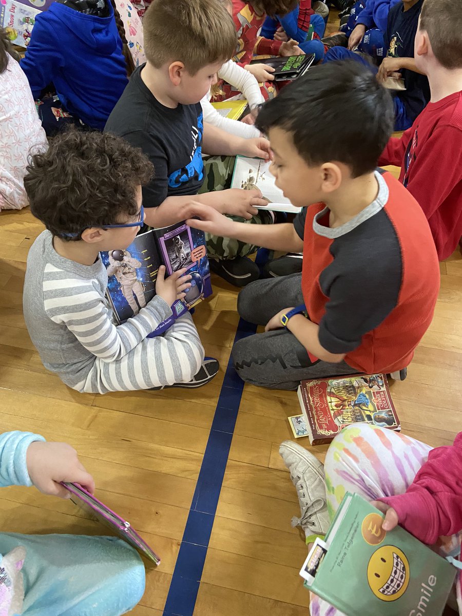 MsCastrovinci's tweet photo. School pride PJ Read-In! 3C loved reading to the 1st graders today! Awesome way to share our love of reading and kick off our Friday! https://t.co/usTyKOgzQC