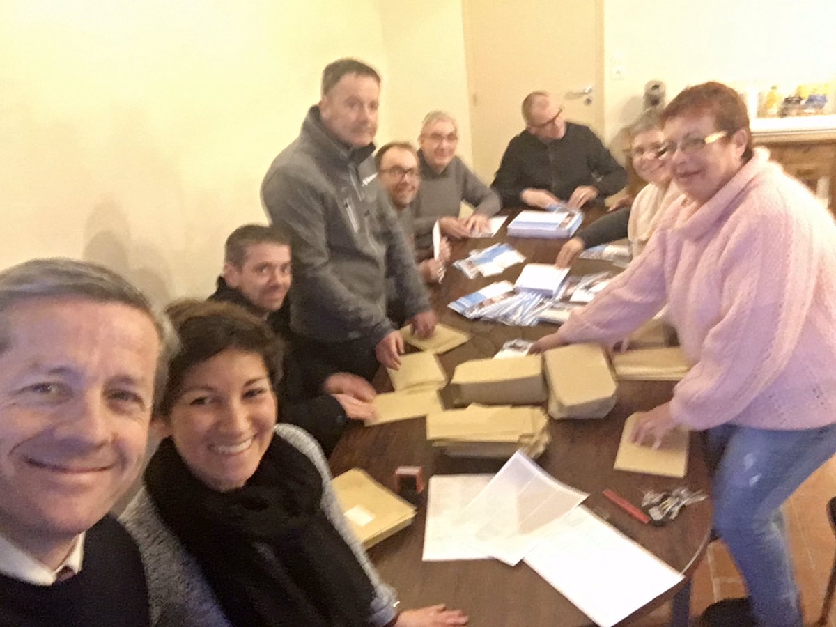 brunobelin's tweet photo. Ce vendredi avec toute l’équipe en campagne à Monts-sur-Guesnes pour la mise sous pli de notre profession de foi et de notre bulletin de vote. Distribution ce week-end. Votez le 15 mars ! #Municipales2020 https://t.co/RUuPQQzfnv