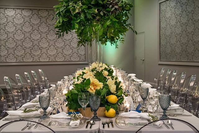 The Estate Chicago (@estate_chicago) on Twitter photo Dreaming of Capri with this tablescape that tantelizes all the senses! 🍋 || Venue & Catering: @estate_chicago | Photography: @kentdrakephoto | Concept & Coordination: @mdurpettievents | Tabletop Design & Florals: <a href="/keshevents/">Kesh Events</a> | Linen: @windycitylinen… ift.tt/2v13tbh Dreaming of Capri with this tablescape that tantelizes all the senses! 🍋 || Venue & Catering: @estate_chicago | Photography: @kentdrakephoto | Concept & Coordination: @mdurpettievents | Tabletop Design & Florals: <a href="/keshevents/">Kesh Events</a> | Linen: @windycitylinen… ift.tt/2v13tbh